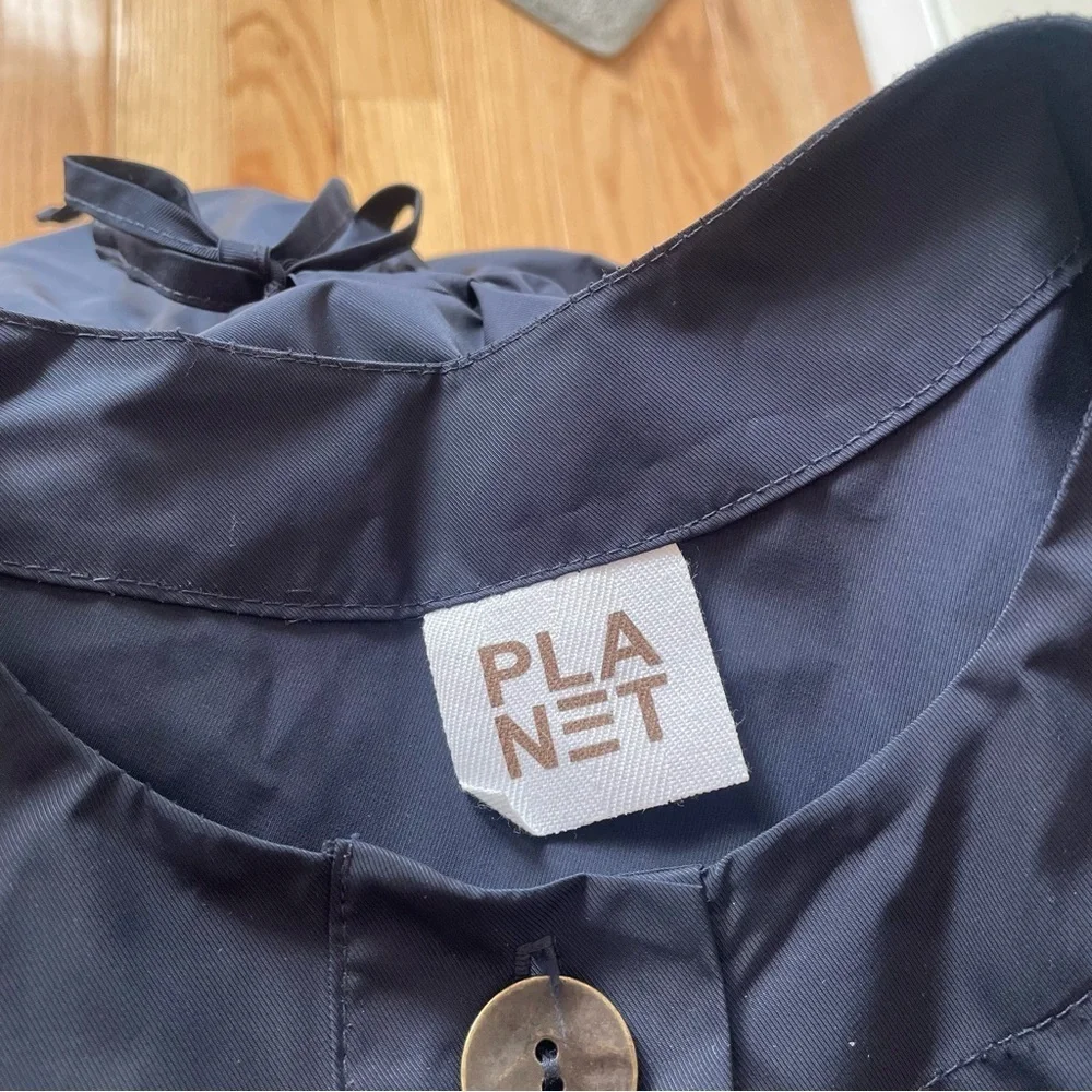 PLANET by Lauren G Lagenlook Nylon Drawstring Back Button Front Jacket EUC 1/S